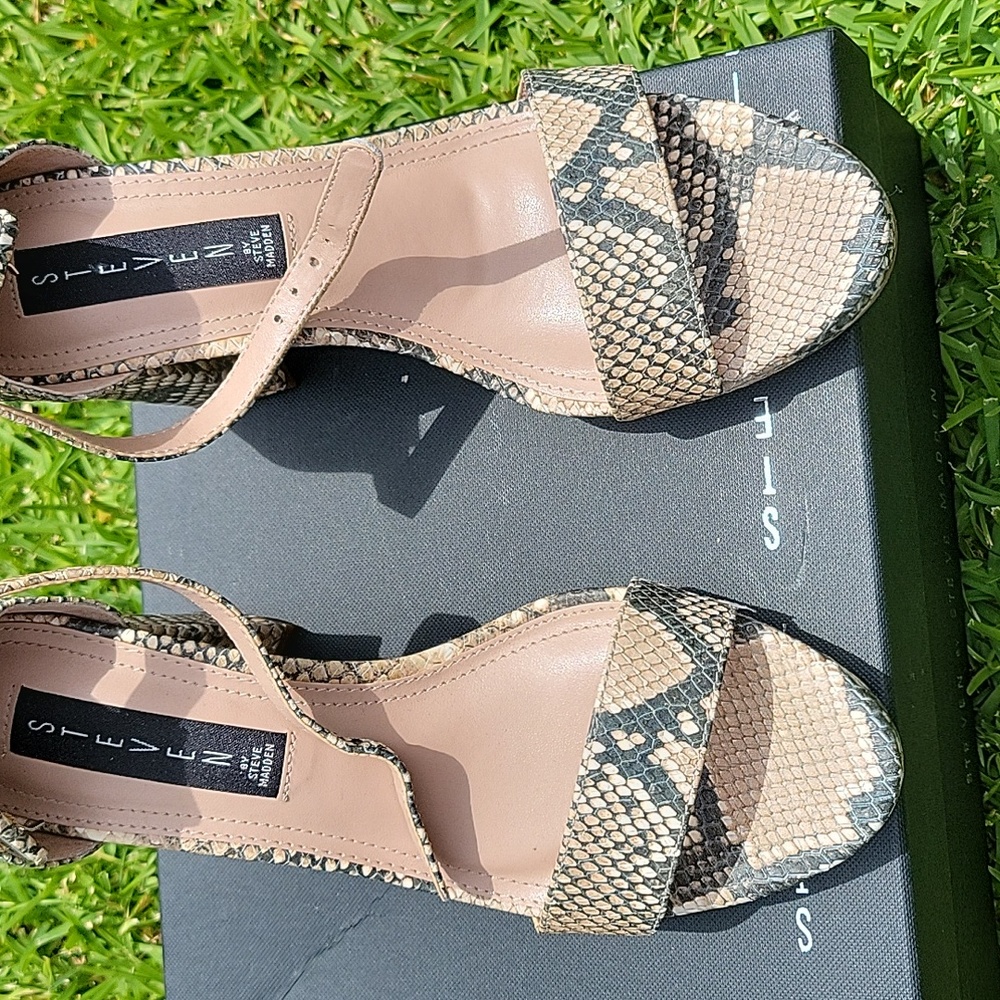 Heels - Picture 2 of 5